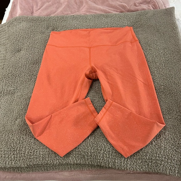Lululemon Leggings Size 18. Orange with pattern - Picture 4 of 7